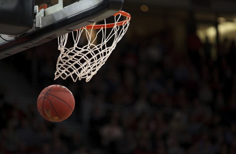 كرة السلة الأمريكية NBA: صراع الأدوار الإقصائية المشتعل وسيرة التألق النجمي في نهائيات الرابطة
