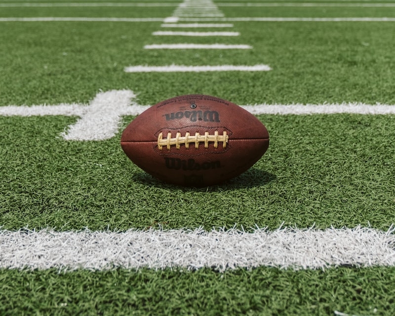 كرة القدم الأمريكية NFL: استعدادات السوبر بول والمنافسات المشتعلة بين أندية الرابطة الوطنية